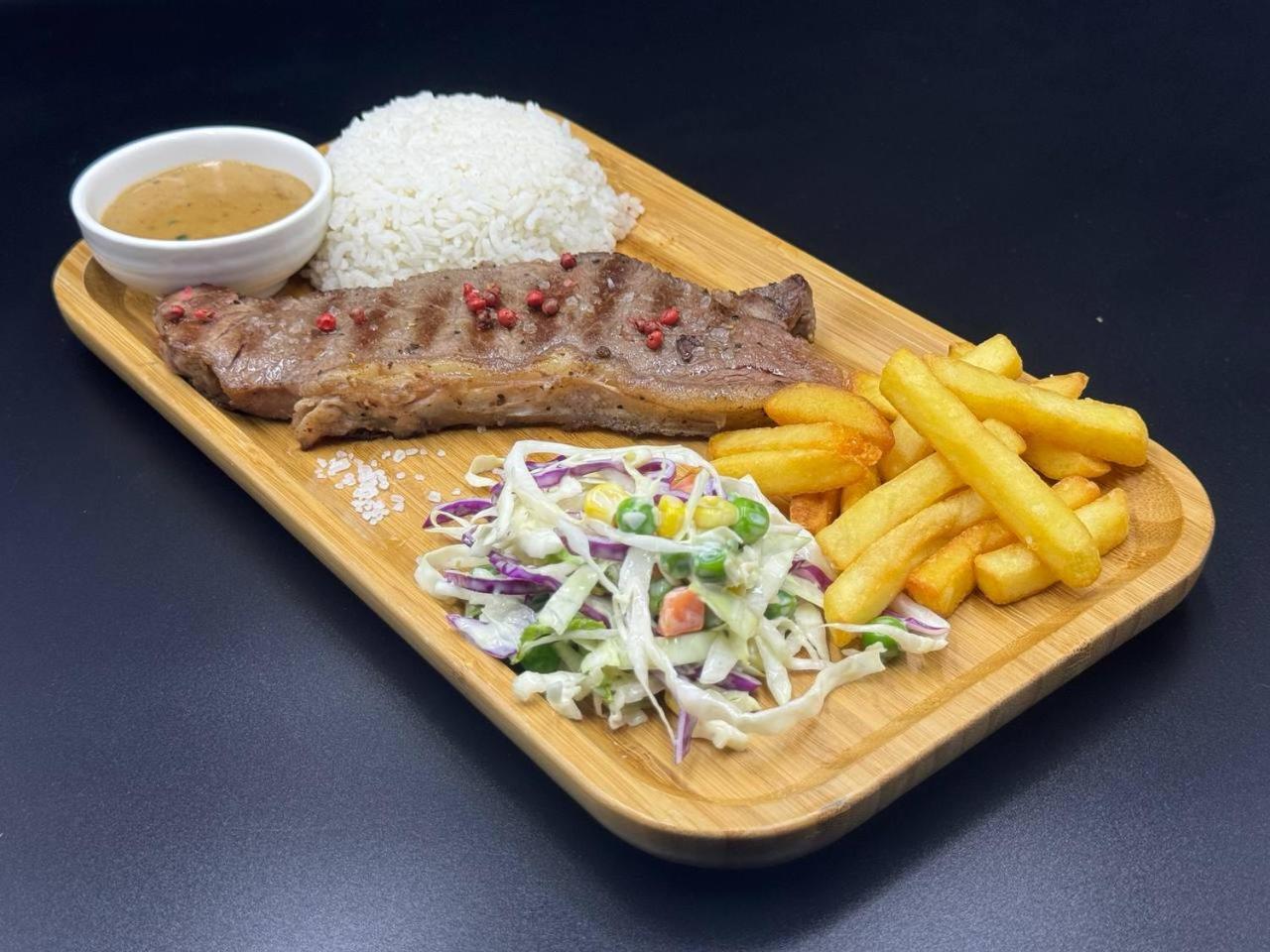 Nimith Hotel & Restaurant Phnompen Kültér fotó