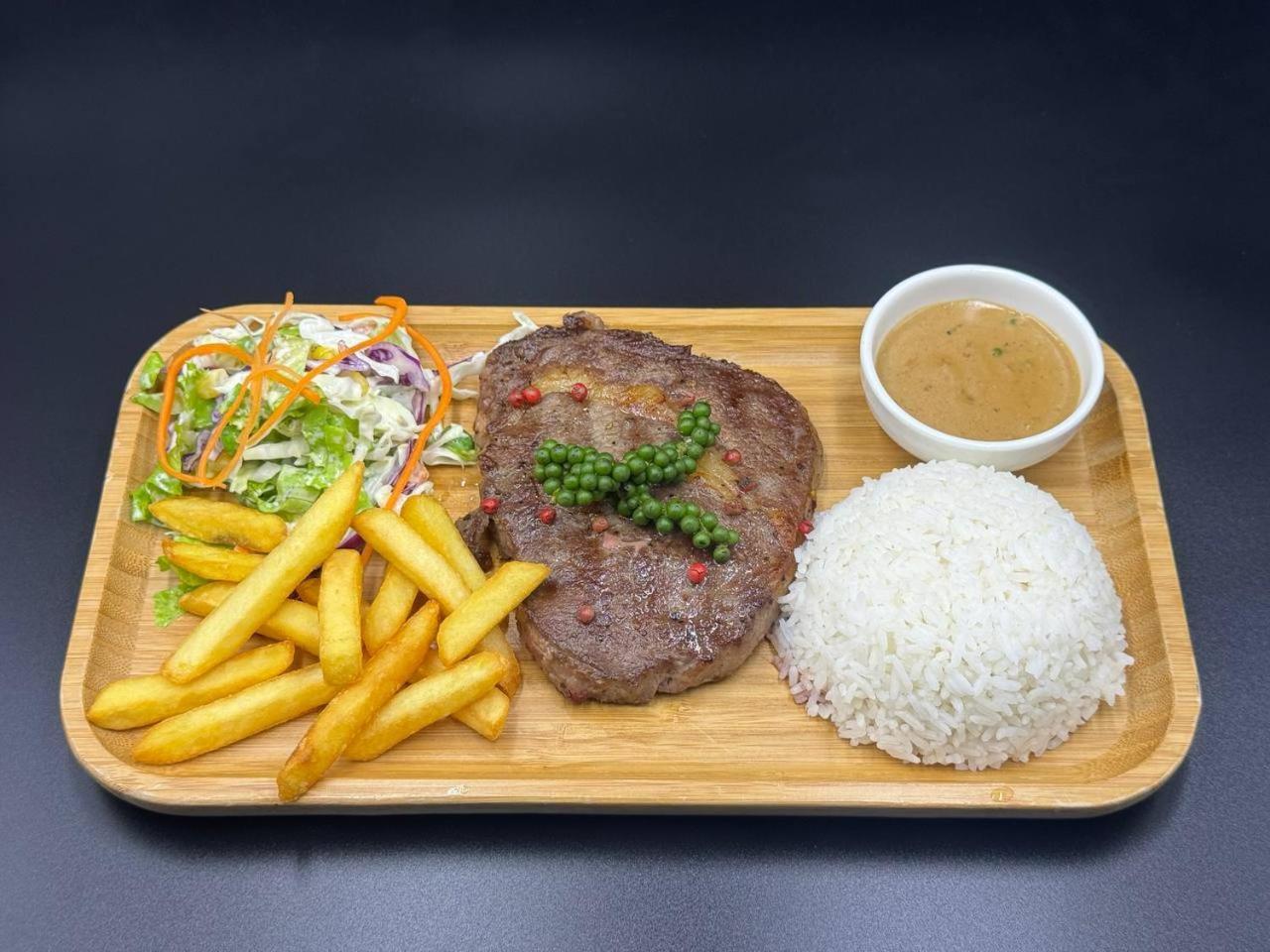 Nimith Hotel & Restaurant Phnompen Kültér fotó