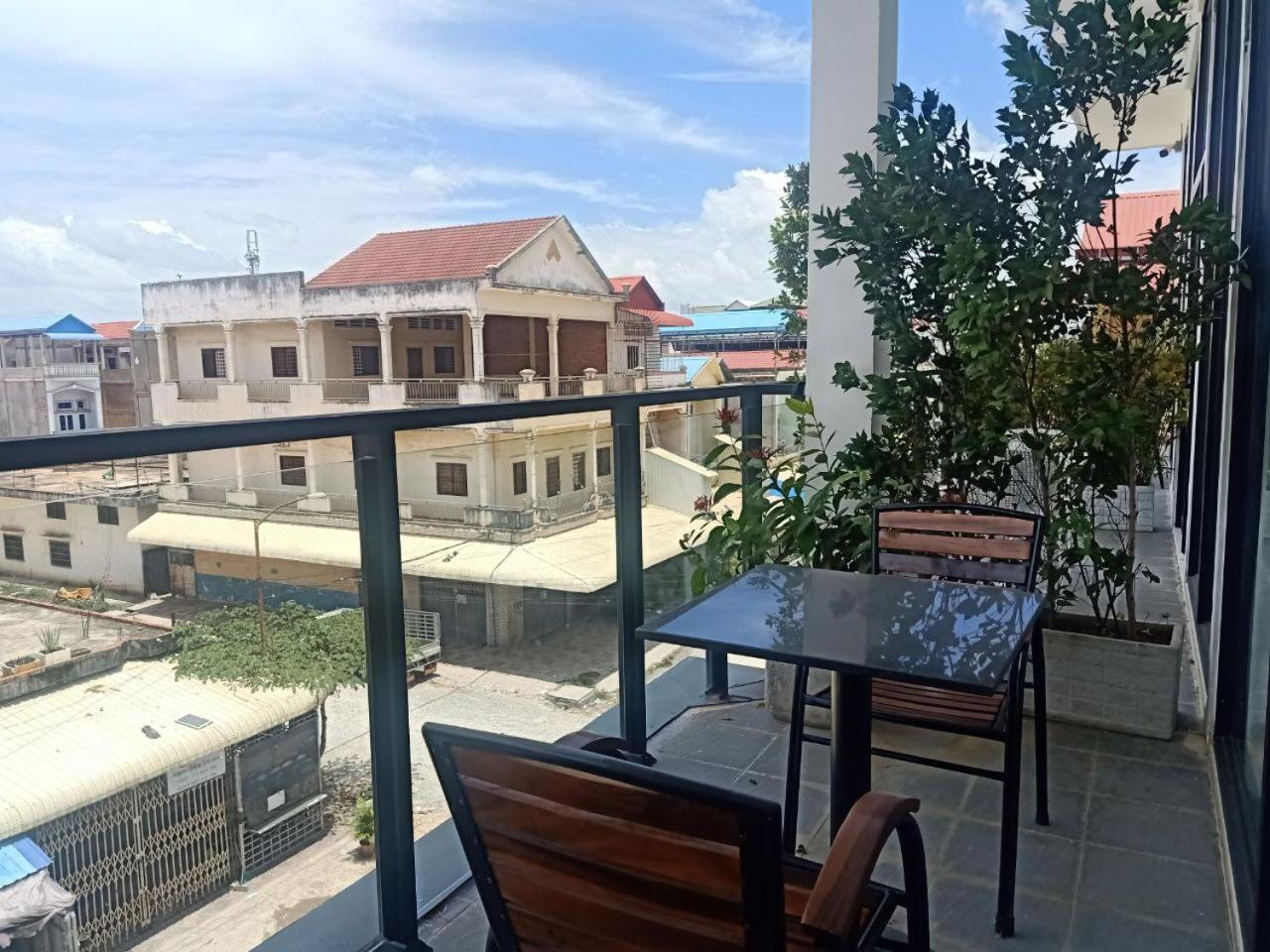 Nimith Hotel & Restaurant Phnompen Kültér fotó